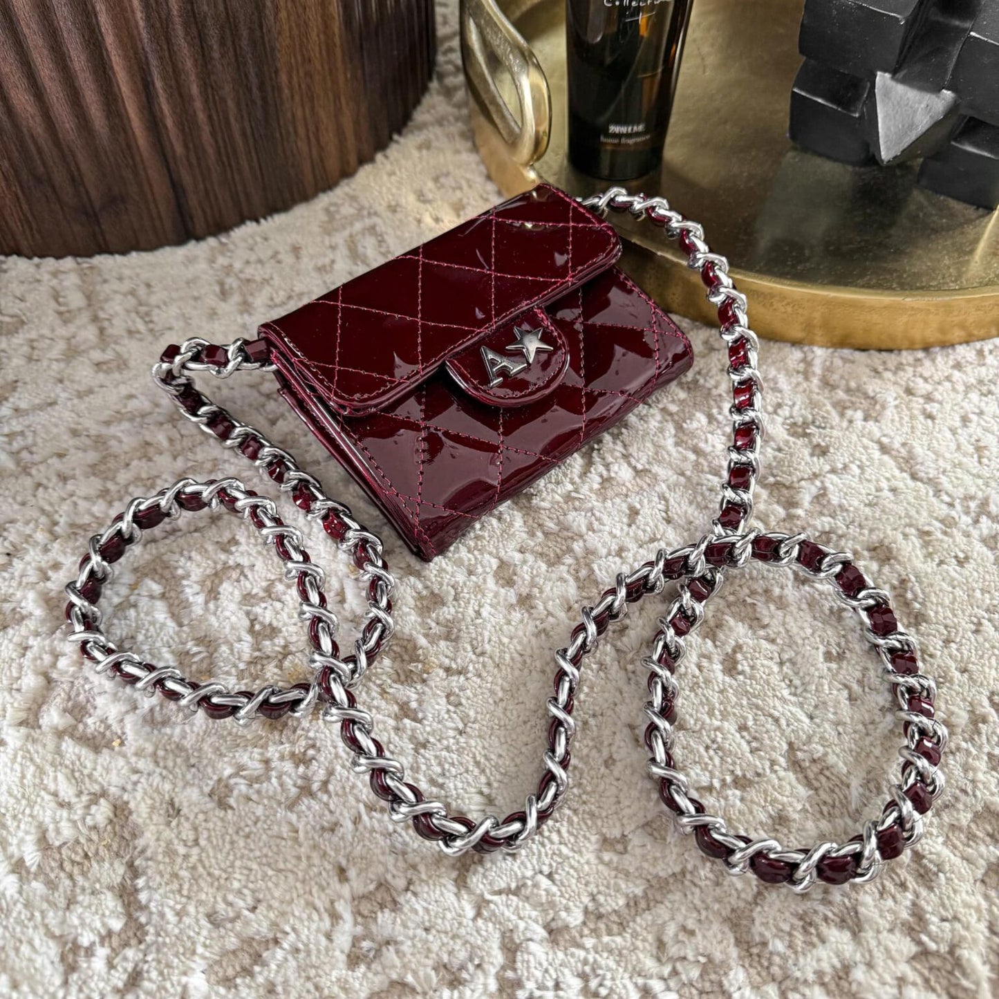 Camila Borgoña Charol - Cadena Plata