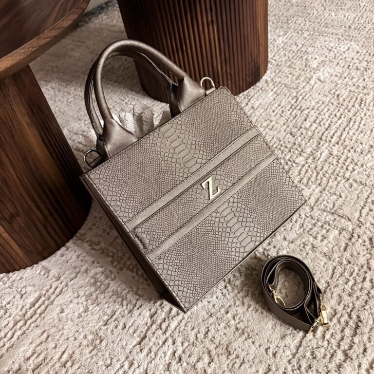 Helena Python Antimonio - TOTE Mediana
