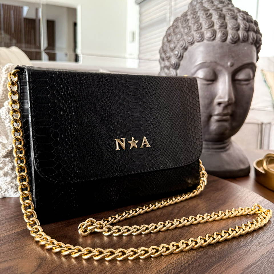 Julia Phyton Negra Cadena Oro