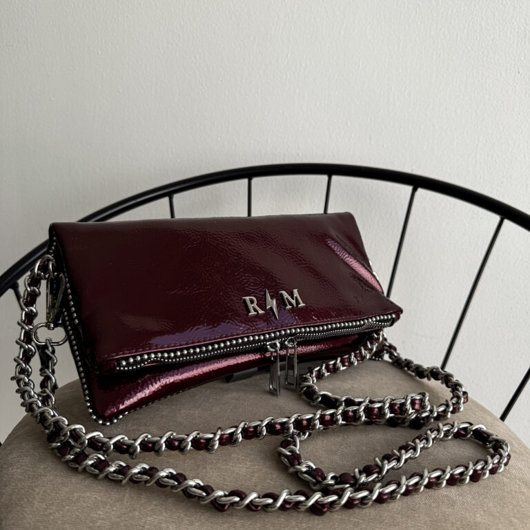 Zulema Burgundy Charol Textura - Herrajes Plata y Filo de Puntos