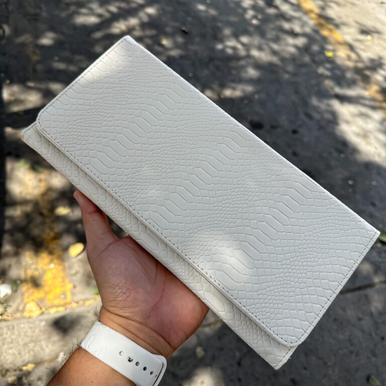 Porta Pasaporte Familiar Crema
