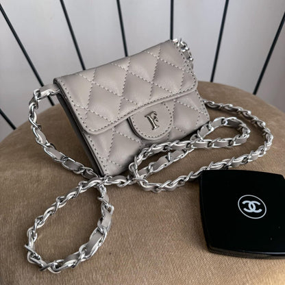 Camila Gris Cadena Plata