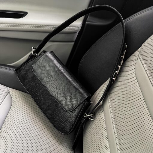 Renata Python Black Herraje Plata