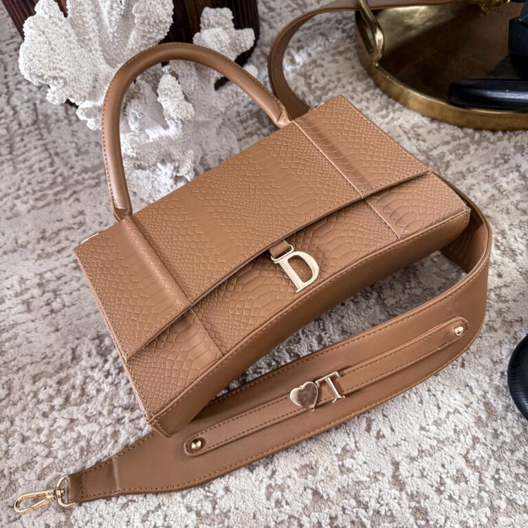 Lucia Python Avellana