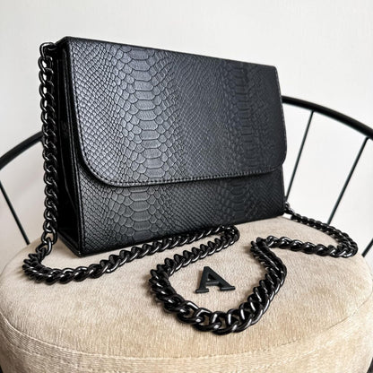 Julia Pyhton Full Black Cadena Negra